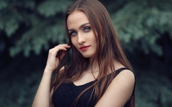 被两个同桌绑起来玩乳动态gif